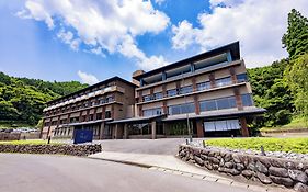 森のリゾートホテル